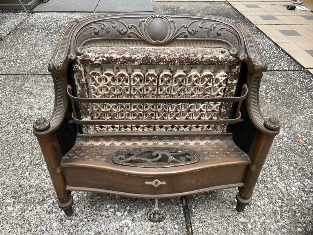 アンティーク風　ガスストーブ