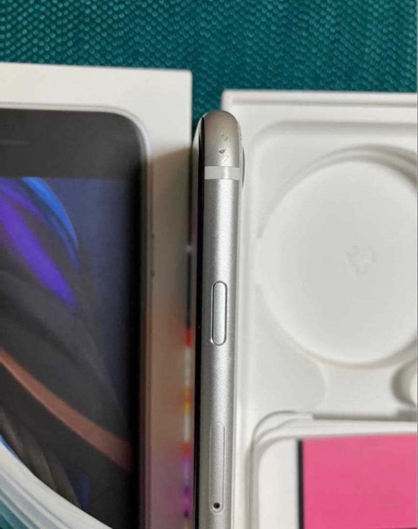 iPhone SE2 第2世代 SIMフリー 128GB 本体