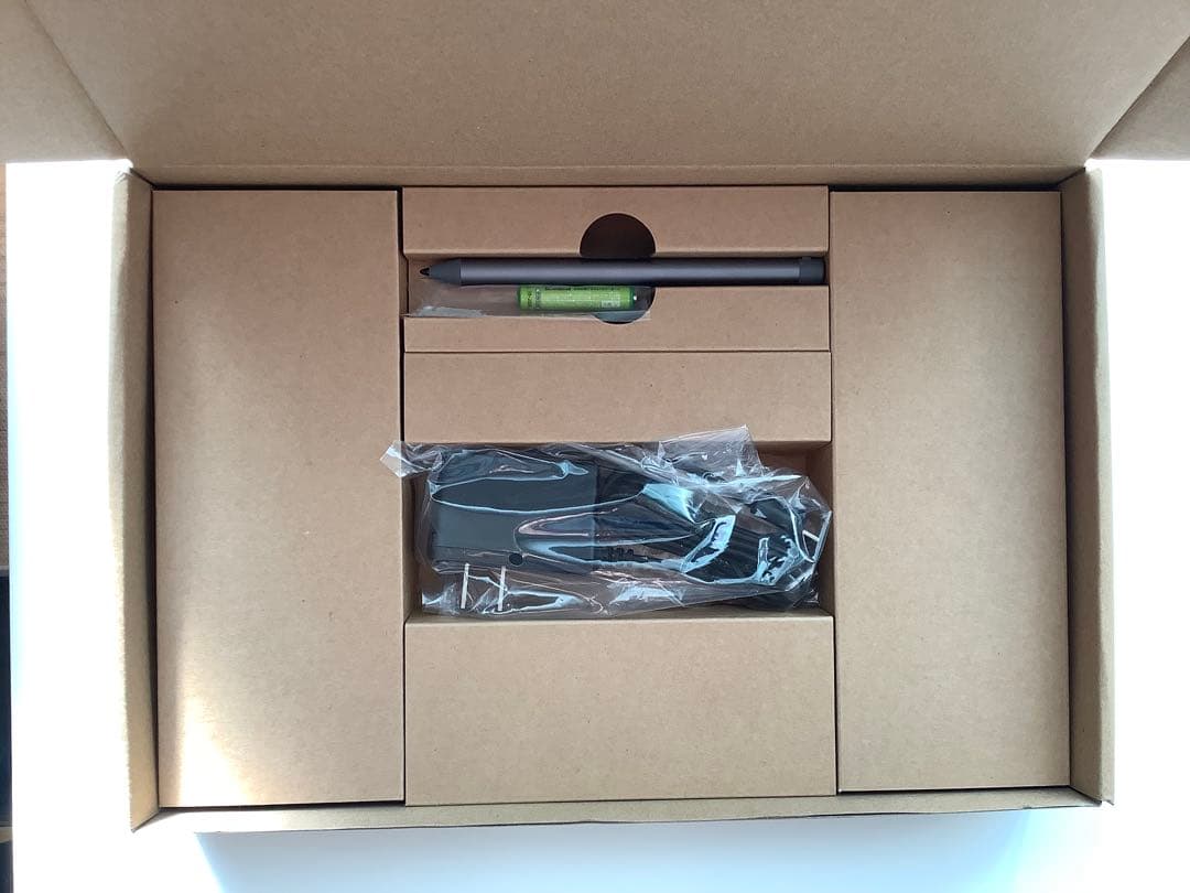 再値下げ】Wacomペン付Z会専用タブレット第2世代本体【箱・ペン・おまけ付】