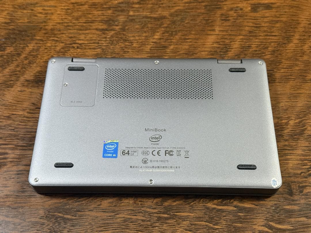 【極美品】CHUWI MiniBook Core m3-8100Y／8／256