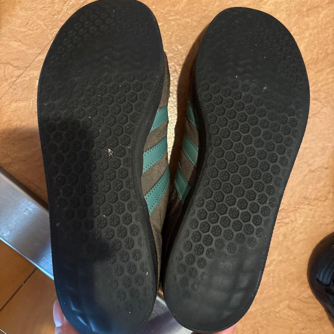 靴 adidas Gazelle \"Pantone/Core Black\"