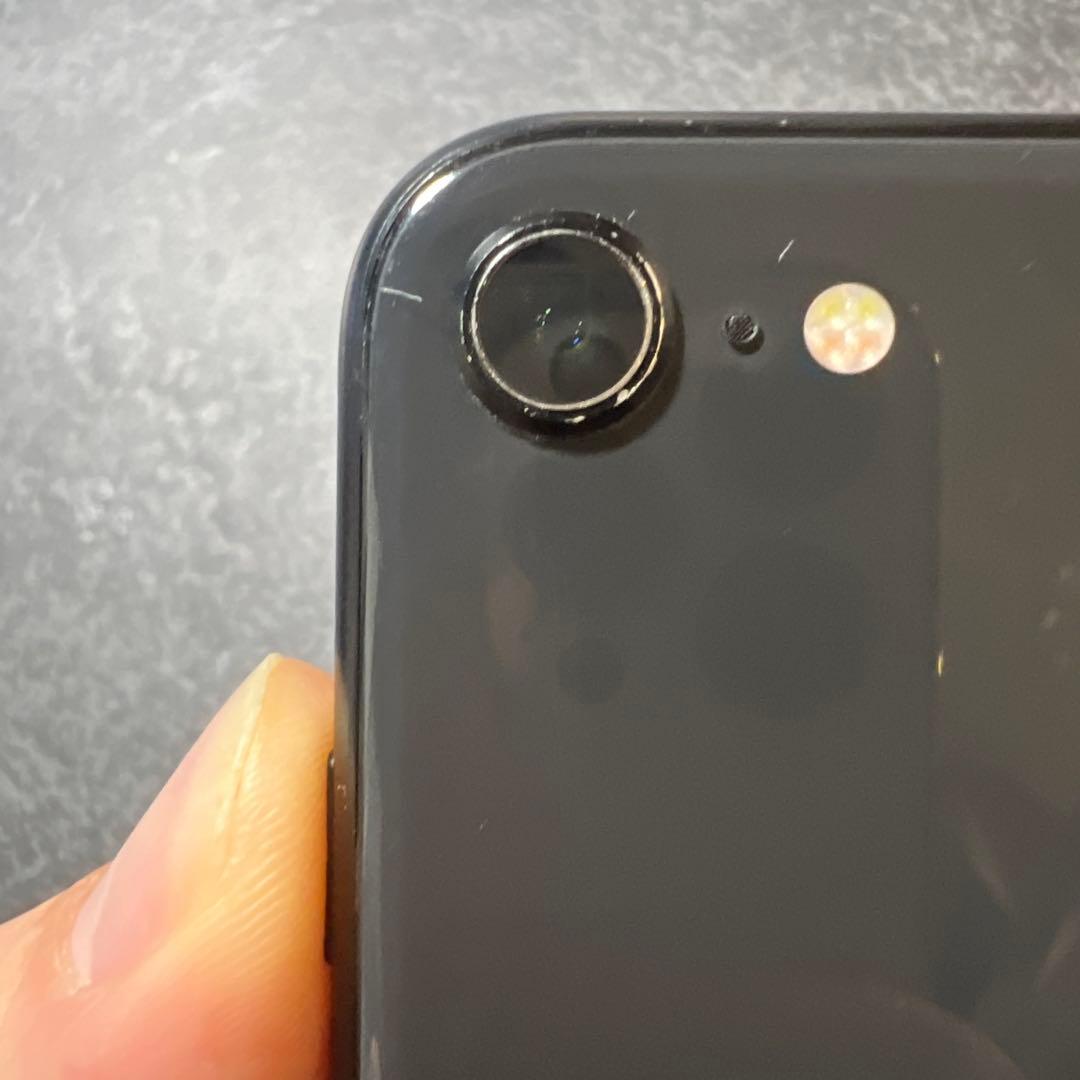 iPhone SE第二世代　ブラック　バッテリー最大容量81% 中古iPhone