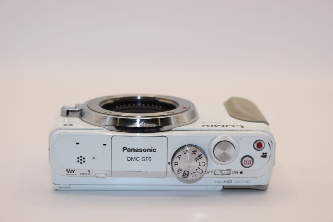 ★お買い得★ LUMIX DMC-GF6 ボディ　訳あり　Wi-Fi ミラーレス