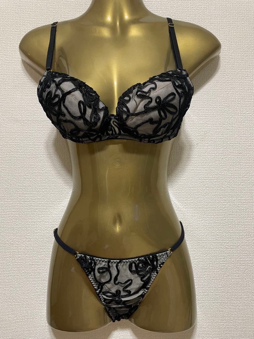 えりささん専用出品　riendaリエンダ ランジェリーC 70-75Tバック