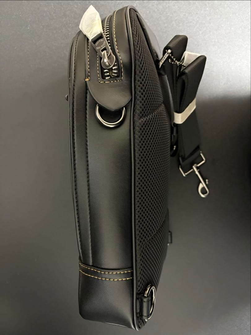 COACH コーチ バッグ ボディーバッグ レザー ブラック