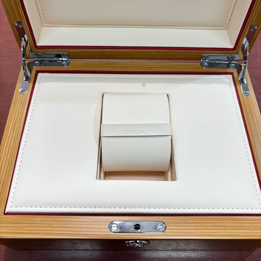 OMEGA 木製 時計ケース　シーホースピンバッチ付き