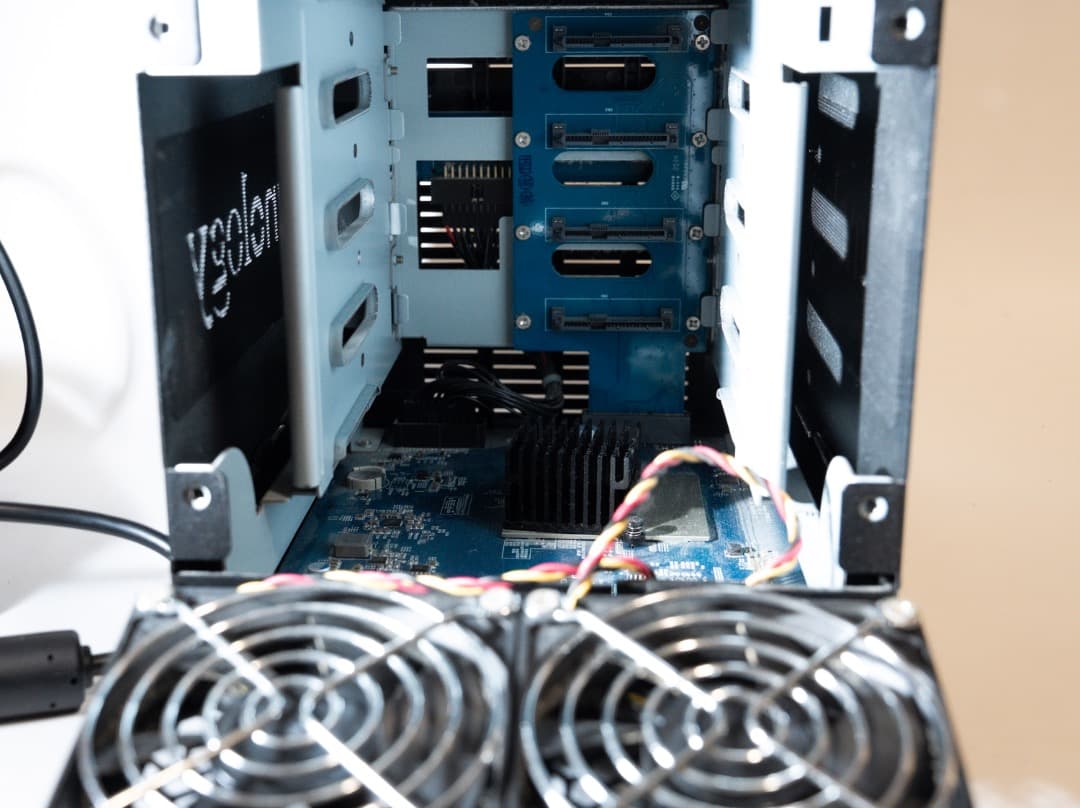 Synology DS420j NAS 本体のみ / 純正AC付 / 初期化済