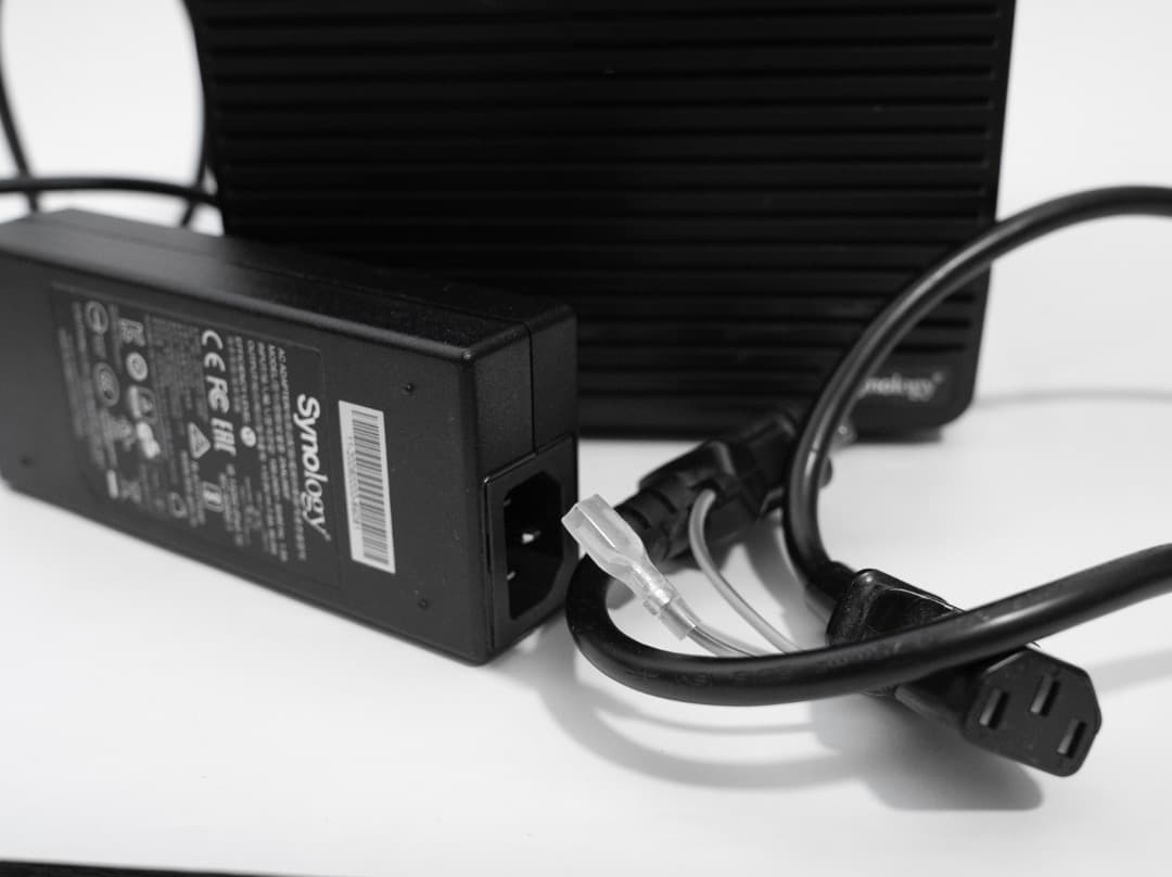 Synology DS420j NAS 本体のみ / 純正AC付 / 初期化済