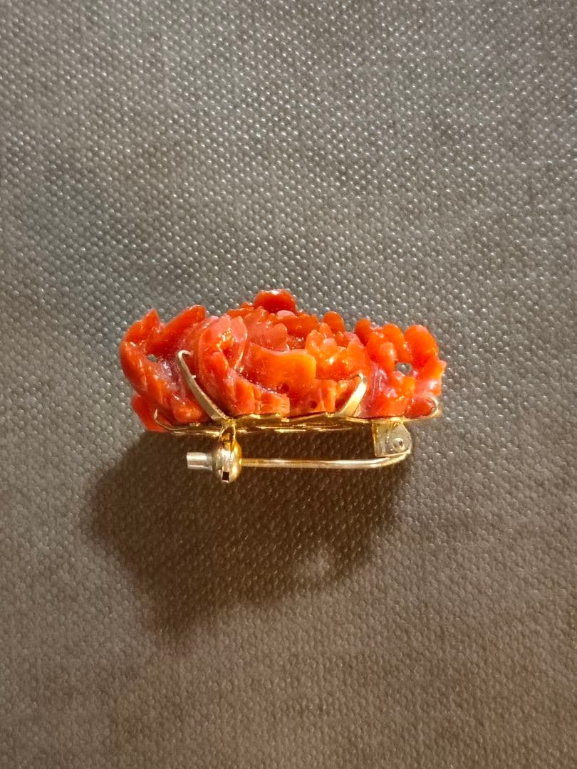 血珊瑚 バラのブローチ18k