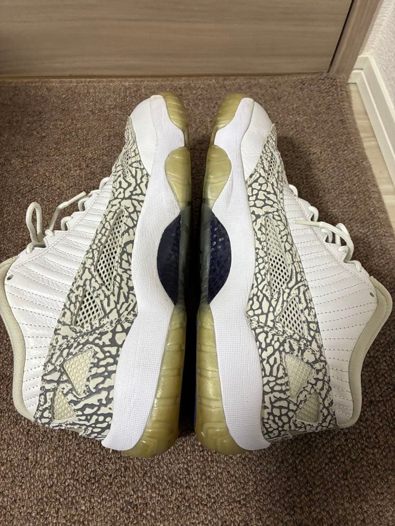 靴 Air Jordan 11 Retro Low 9