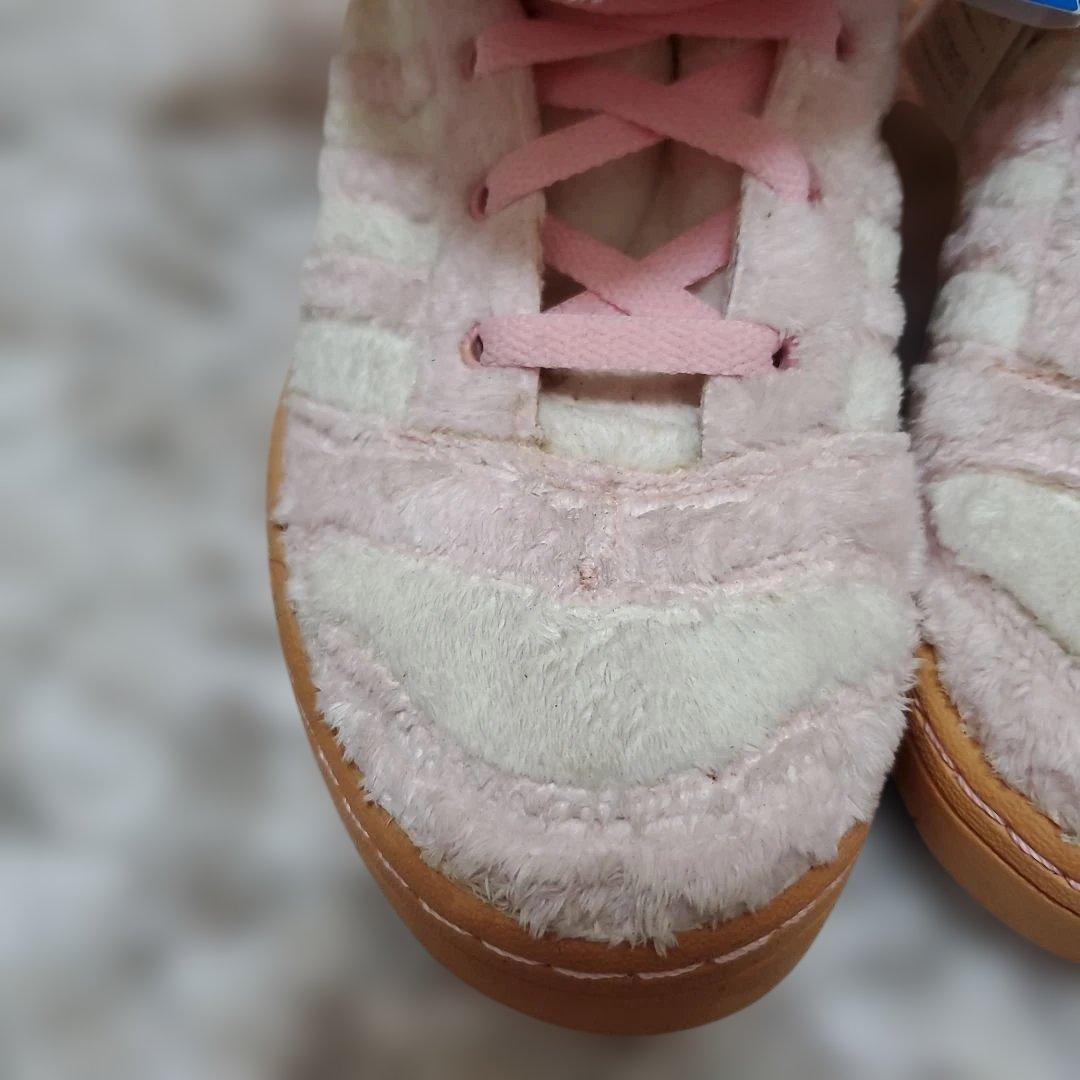 Adidasジェレミースコット クマ顔デザイン スニーカー ピンク