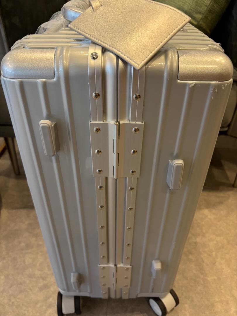 リベティ多機能キャリーケース【エナメルシルバー Sサイズ】