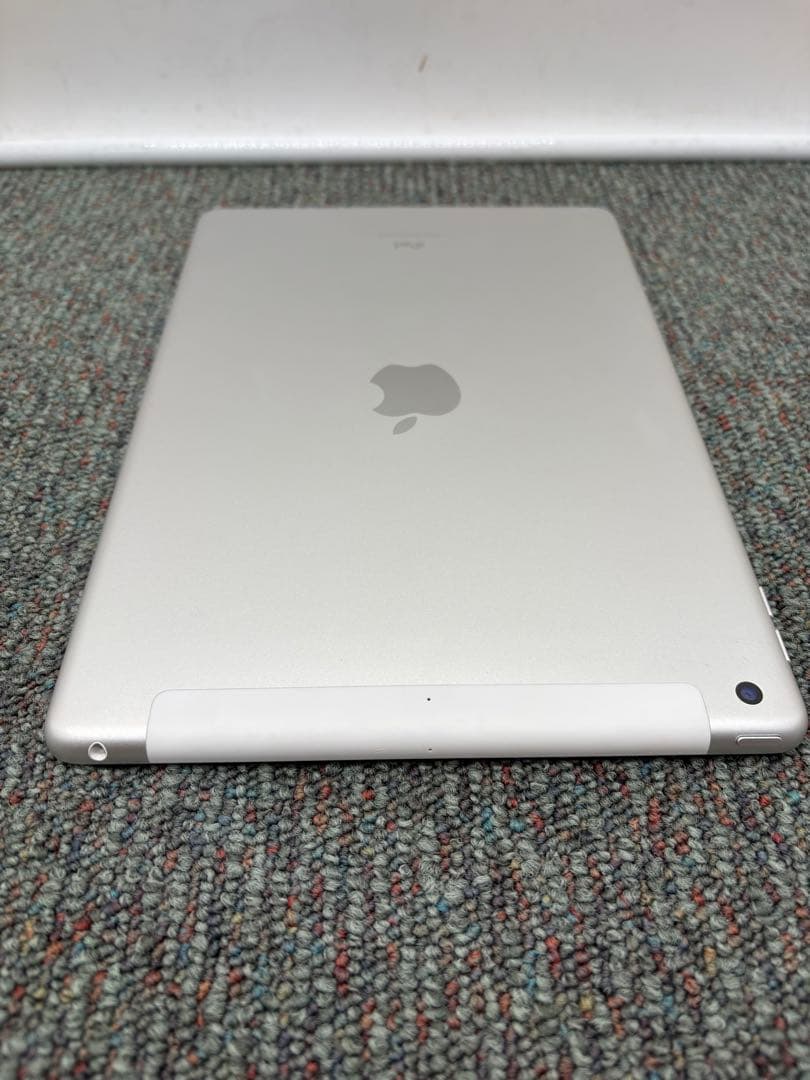 【美品】【100%】 iPad 第8世代　Wi-Fi + Cellularモデル