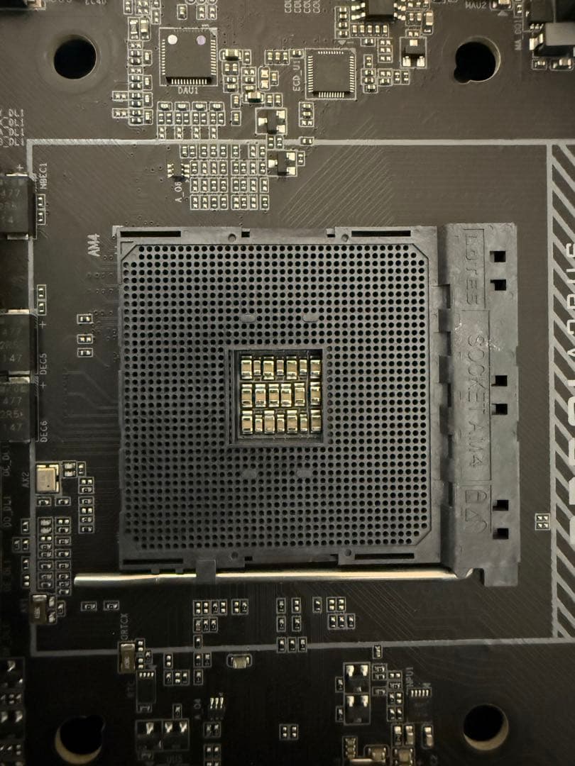 GIGABYTE B550 AORUS PRO AX マザーボード