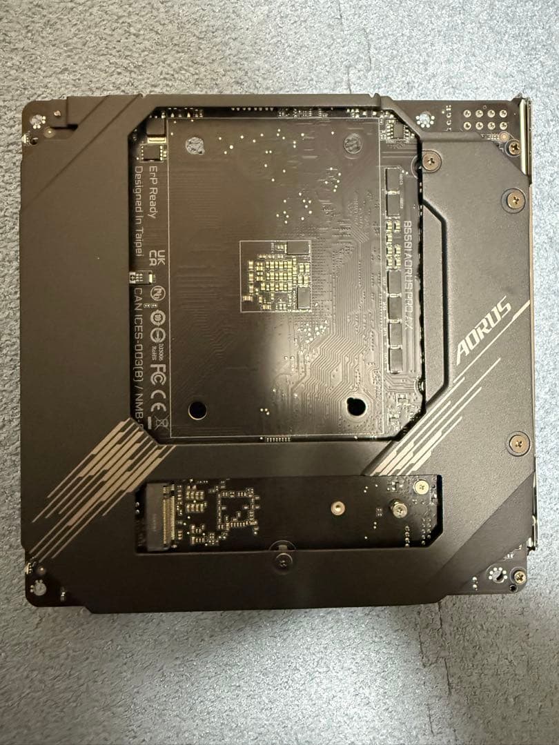 GIGABYTE B550 AORUS PRO AX マザーボード