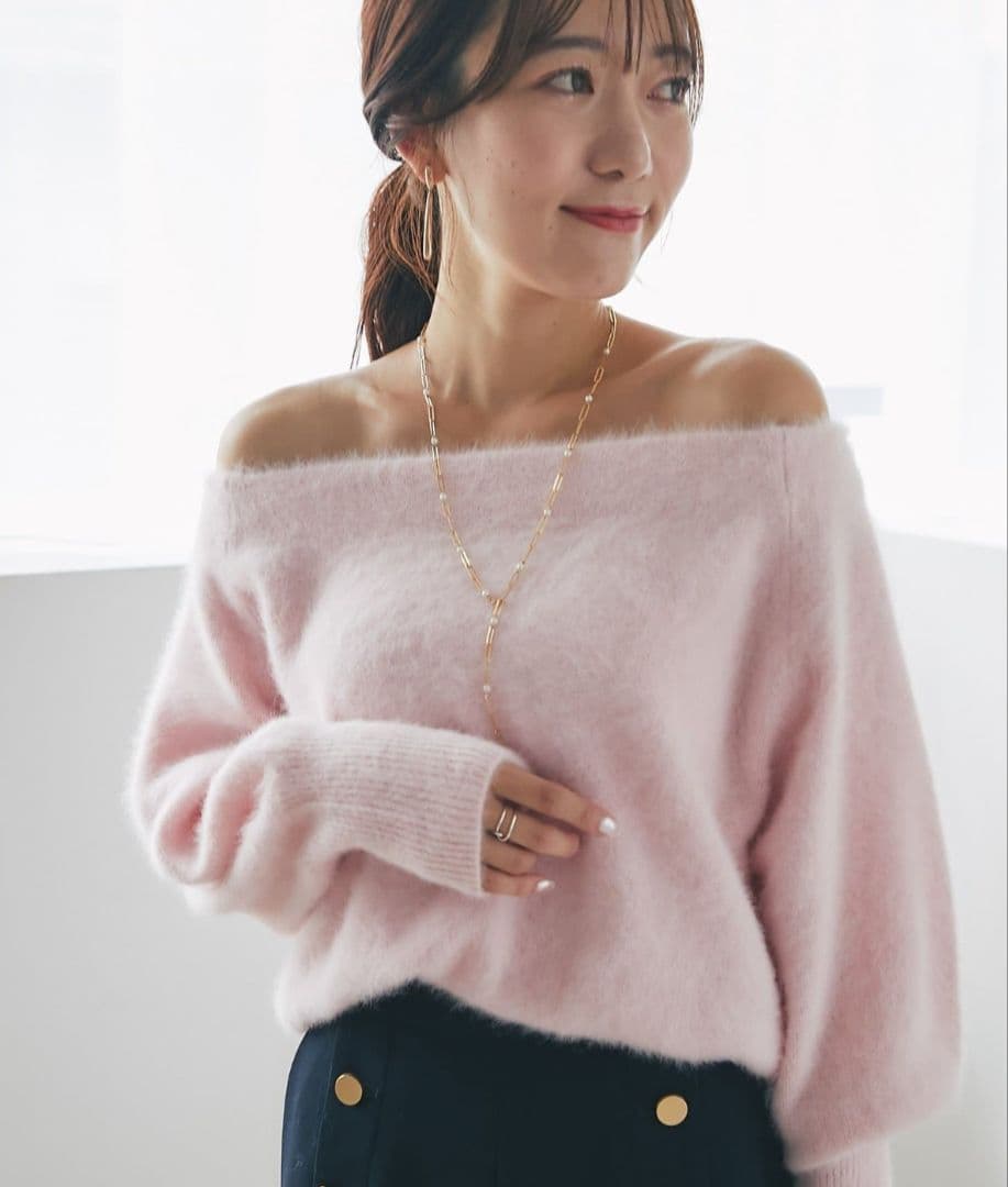 【新品タグ付】ラブティックボンボン ウールカシミヤ混オフショルニット