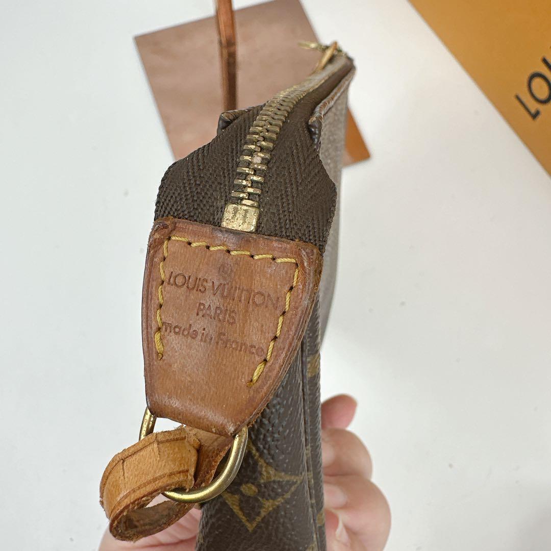 ルイヴィトン　モノグラム　ポシェットアクセソワール　旧型　AR0917