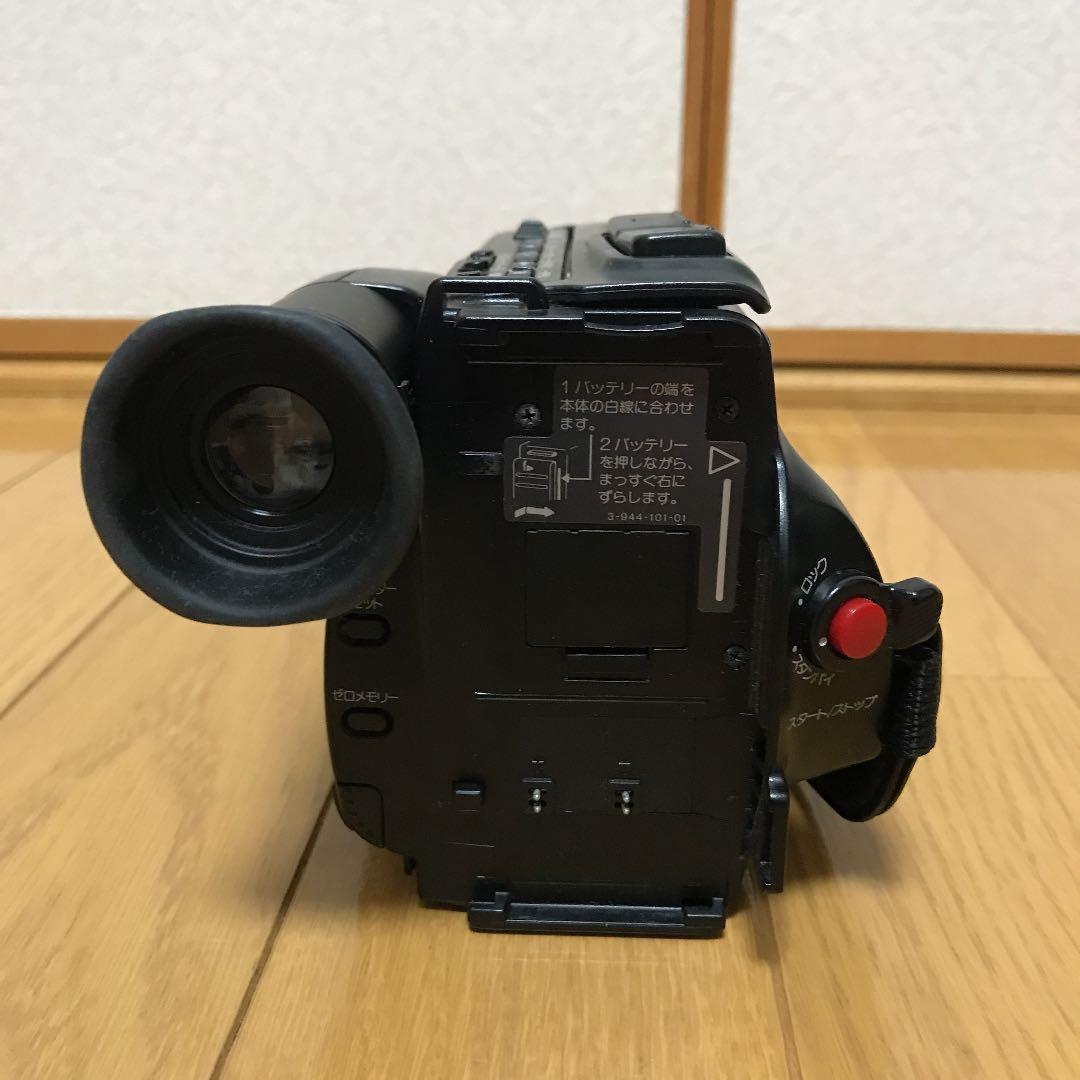 ジャンク品　ビデオカメラレコーダー8  CCD-TR105
