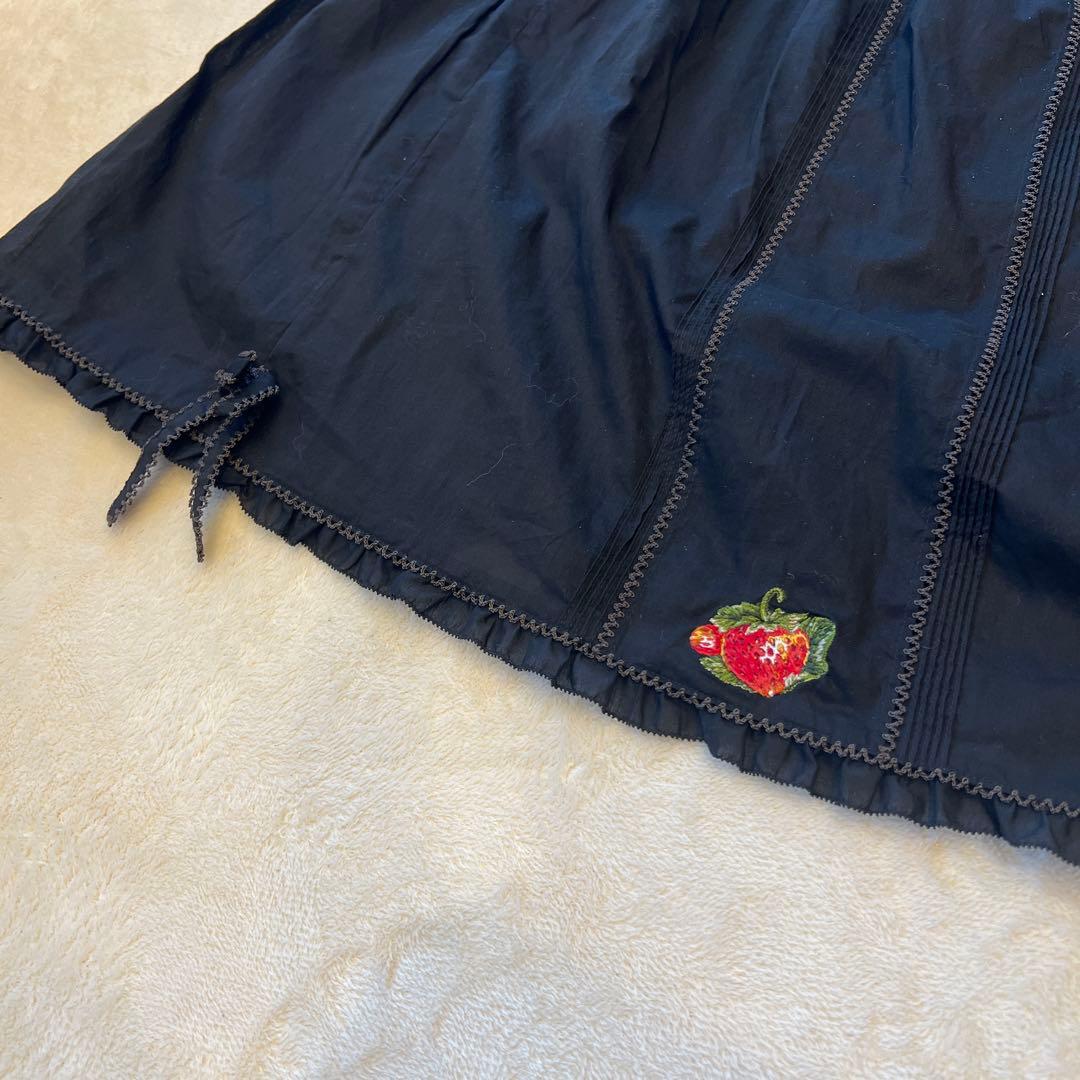 ピンクハウス　いちご刺繍スカート　黒