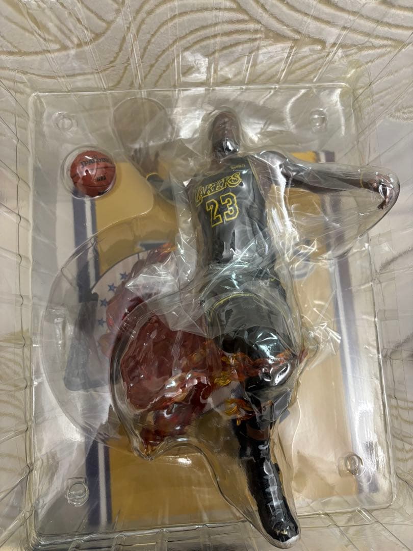 レブロン・ジェームズ　フィギュア　特大サイズ　NBA 40cm