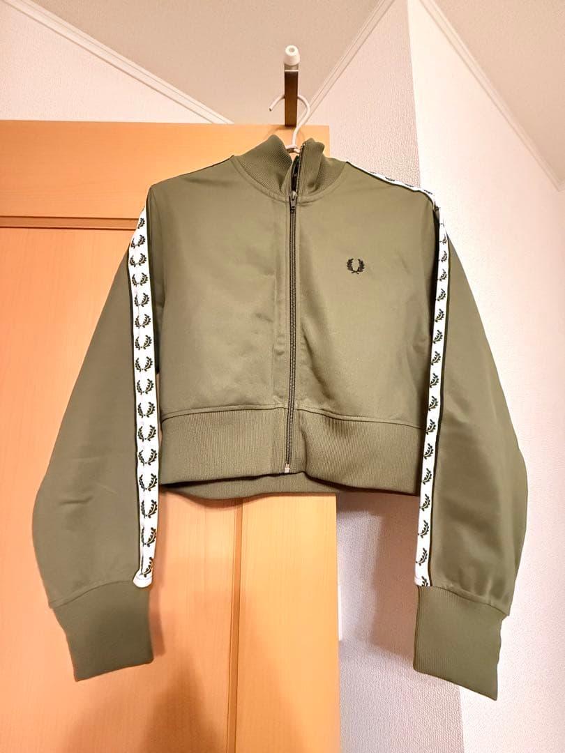 FRED PERRY クロップドテープトラックジャケット