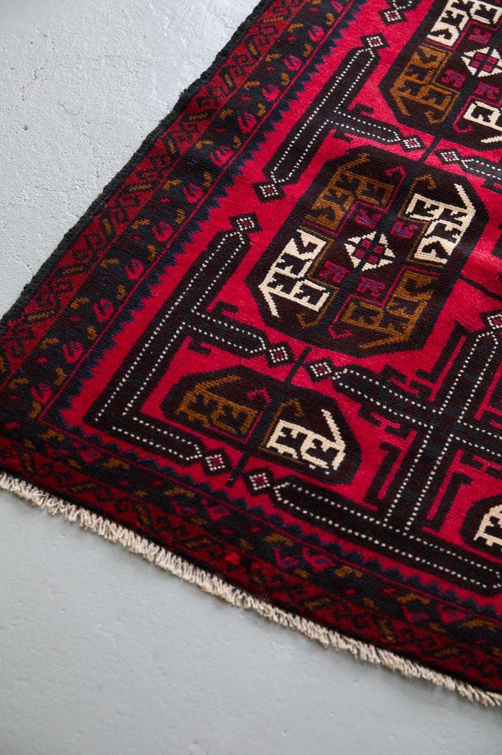 ヴィンテージラグ　トライバルラグ　バルーチ族(199×103cm)茶・赤・紺・黒