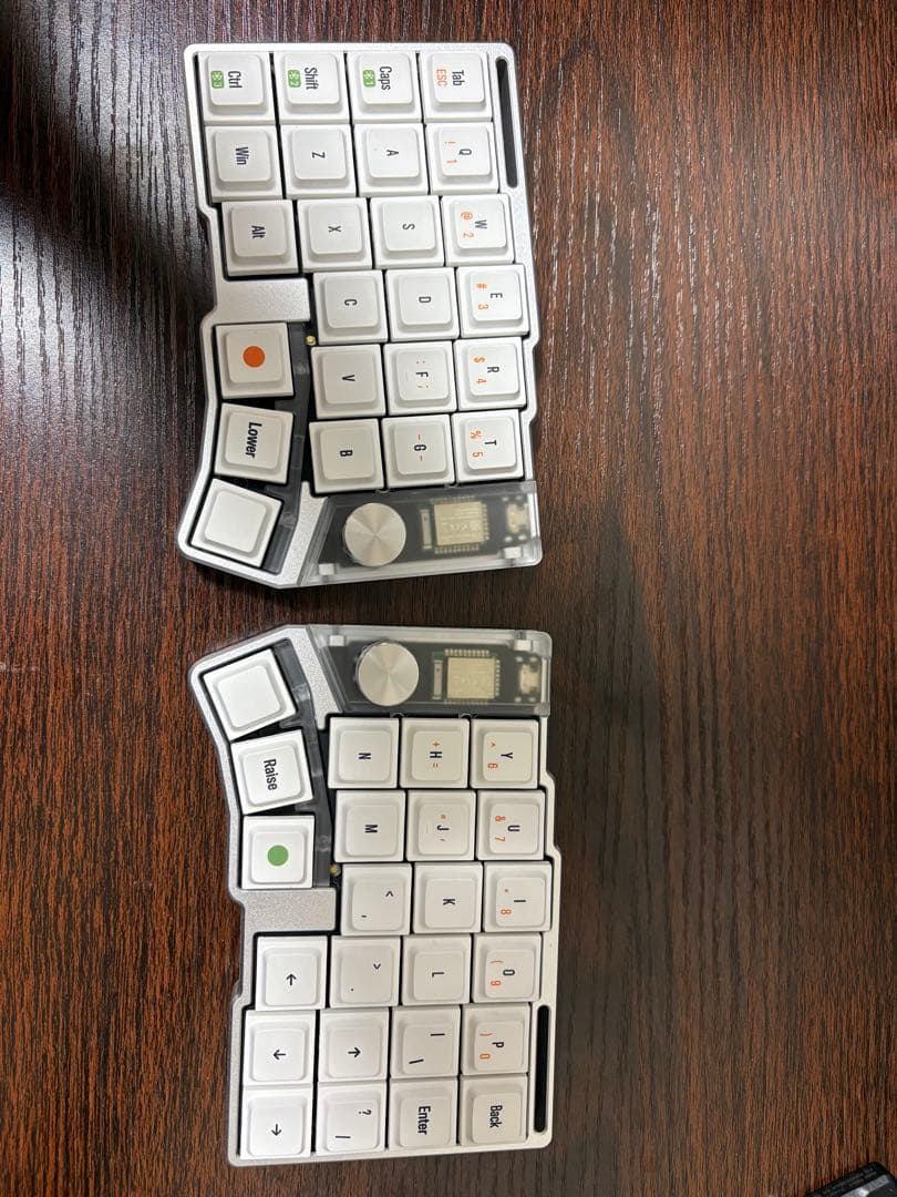 ミ*♪様 分割キーボード Cornix シルバー（静音スイッチ）