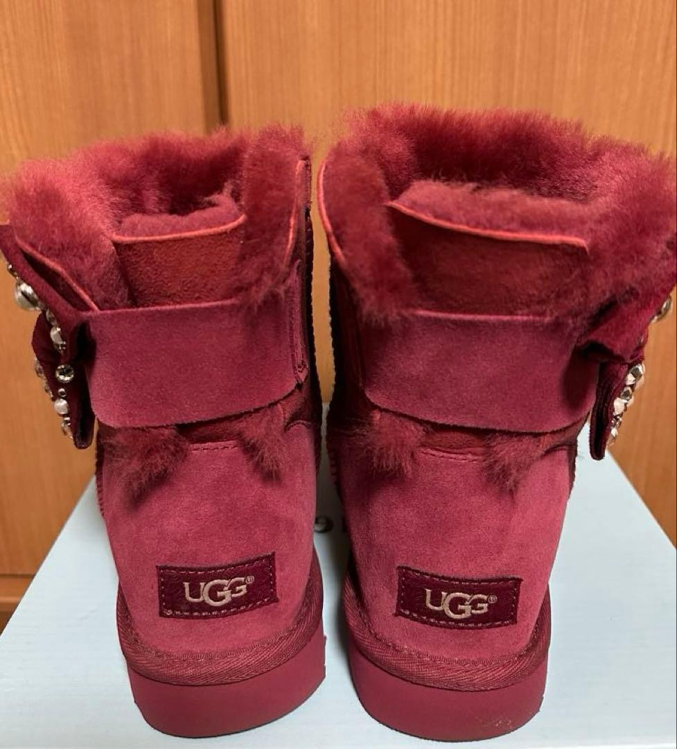 UGG バーガンディ ムートンブーツ リボン付き　美品