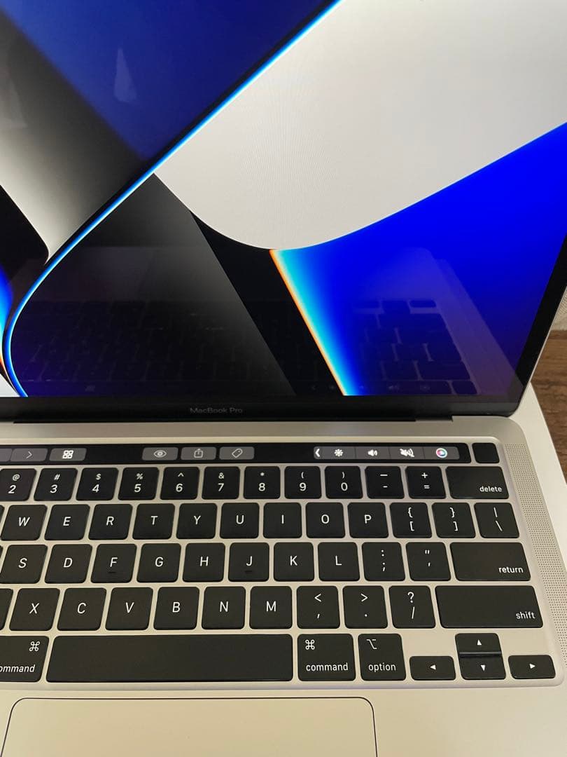 美品 MacBook Pro 2020 13インチ TouchBar 付き