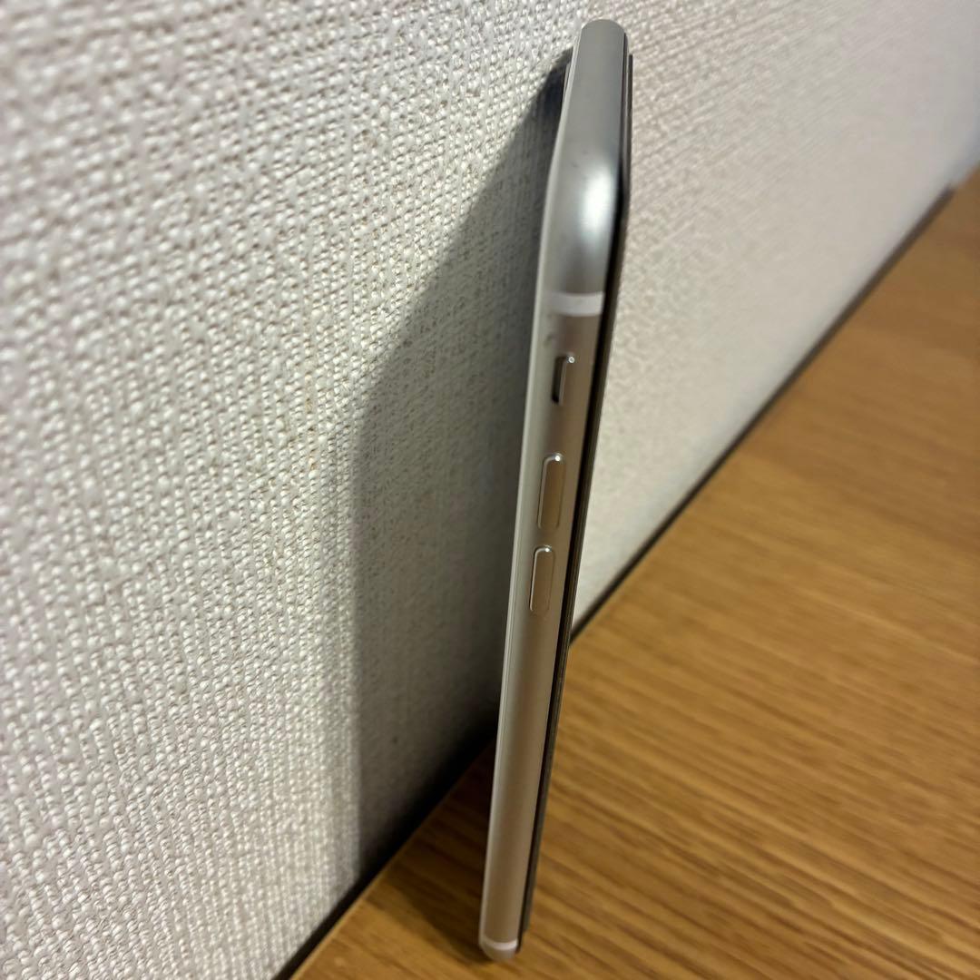 iPhoneSE(第2世代)ホワイト本体のみ