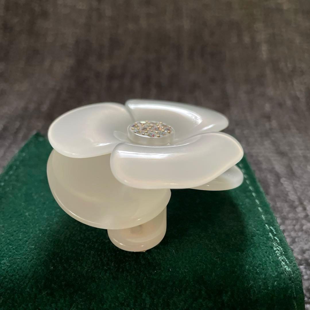 ゆき美品 フランス製 アレクサンドルドゥパリ ホワイト カメリアバレッタ