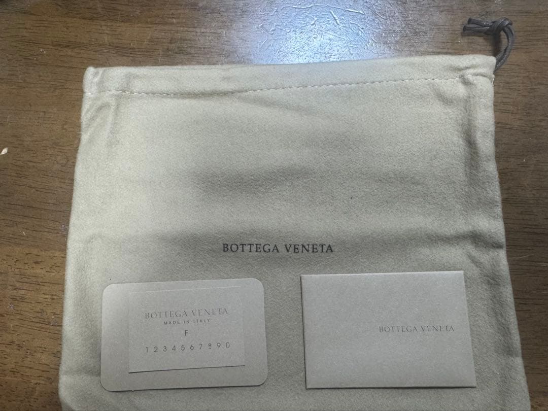 ボッテガヴェネタ イントレチャート 長財布 レザー 黒