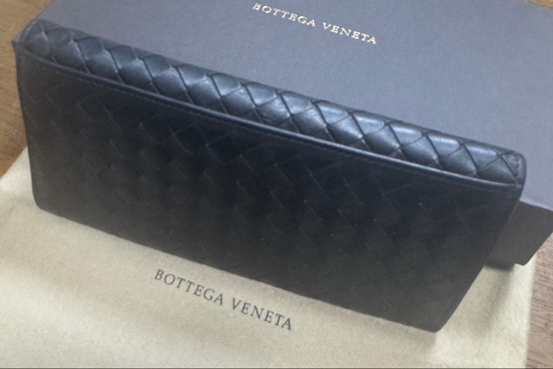 ボッテガヴェネタ イントレチャート 長財布 レザー 黒