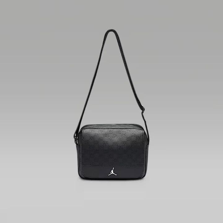 ジョーダンJORDANモノグラム ミニ メッセンジャーバッグ (3.6L)