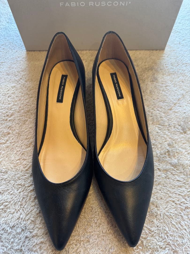 FABIO RUSCONI ブラックレザーパンプス