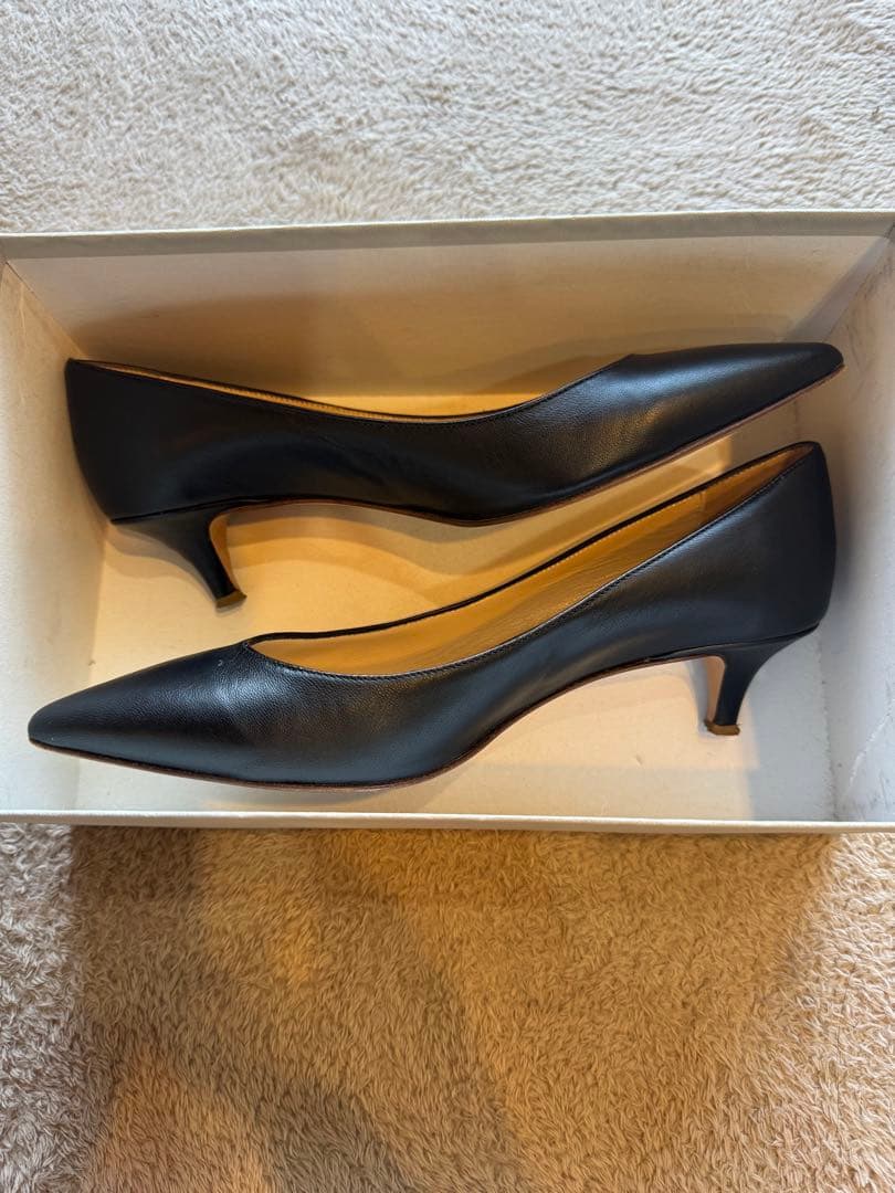 FABIO RUSCONI ブラックレザーパンプス