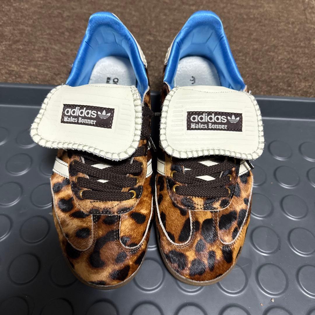 ウェールズボナー　adidasサンバ　レオパード