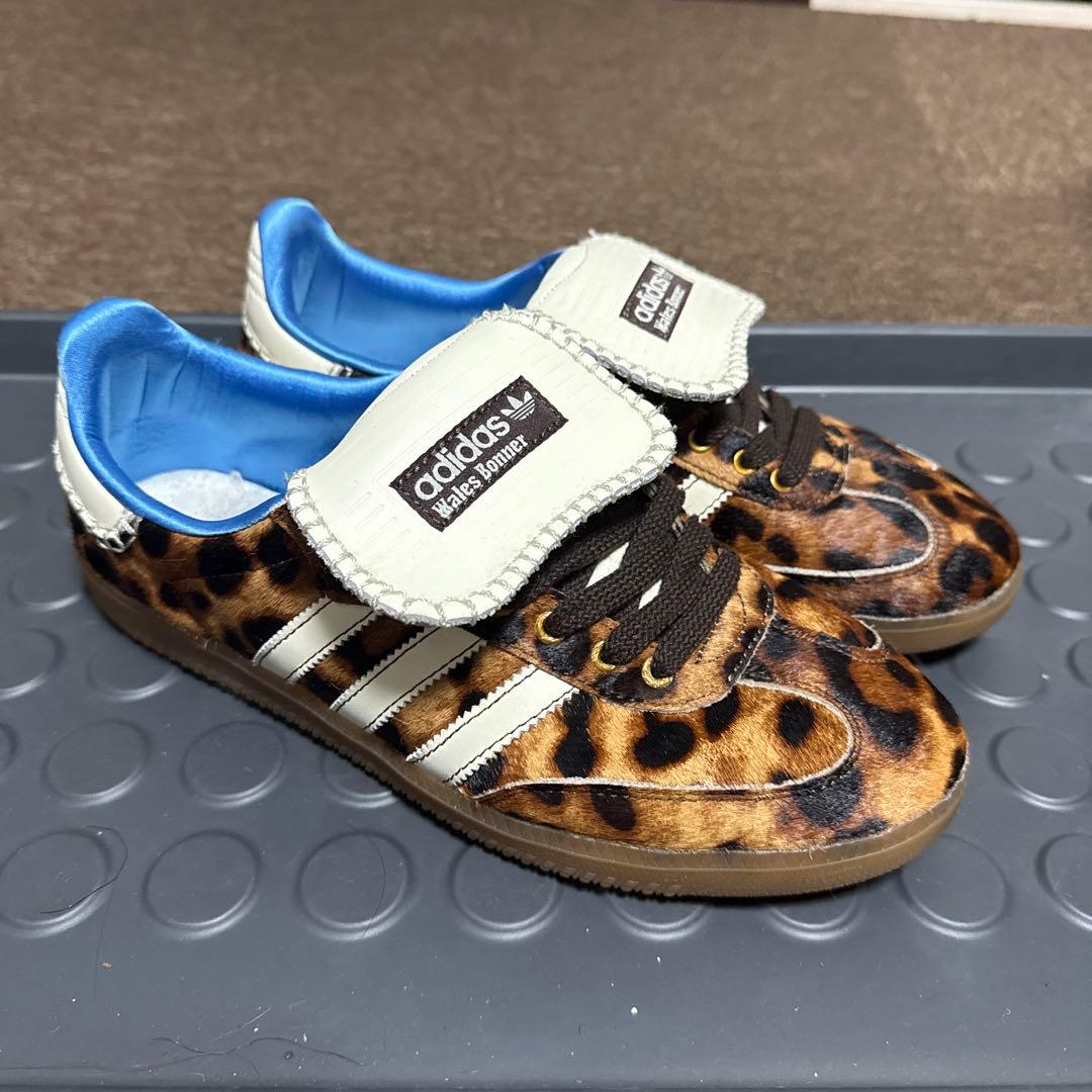 ウェールズボナー　adidasサンバ　レオパード