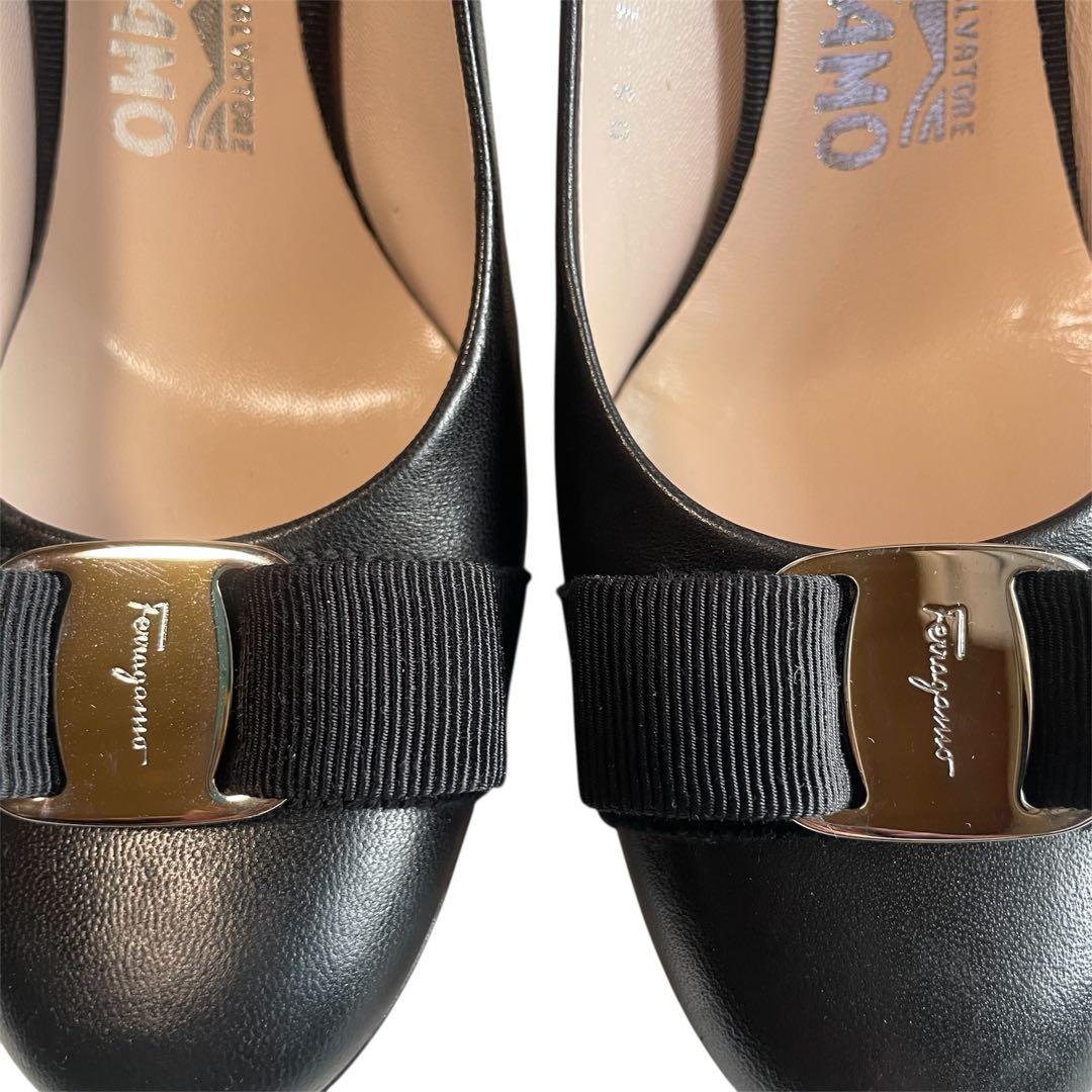 美品 サルヴァトーレ フェラガモ パンプス ヴァラリボン ヒール CARLA 黒