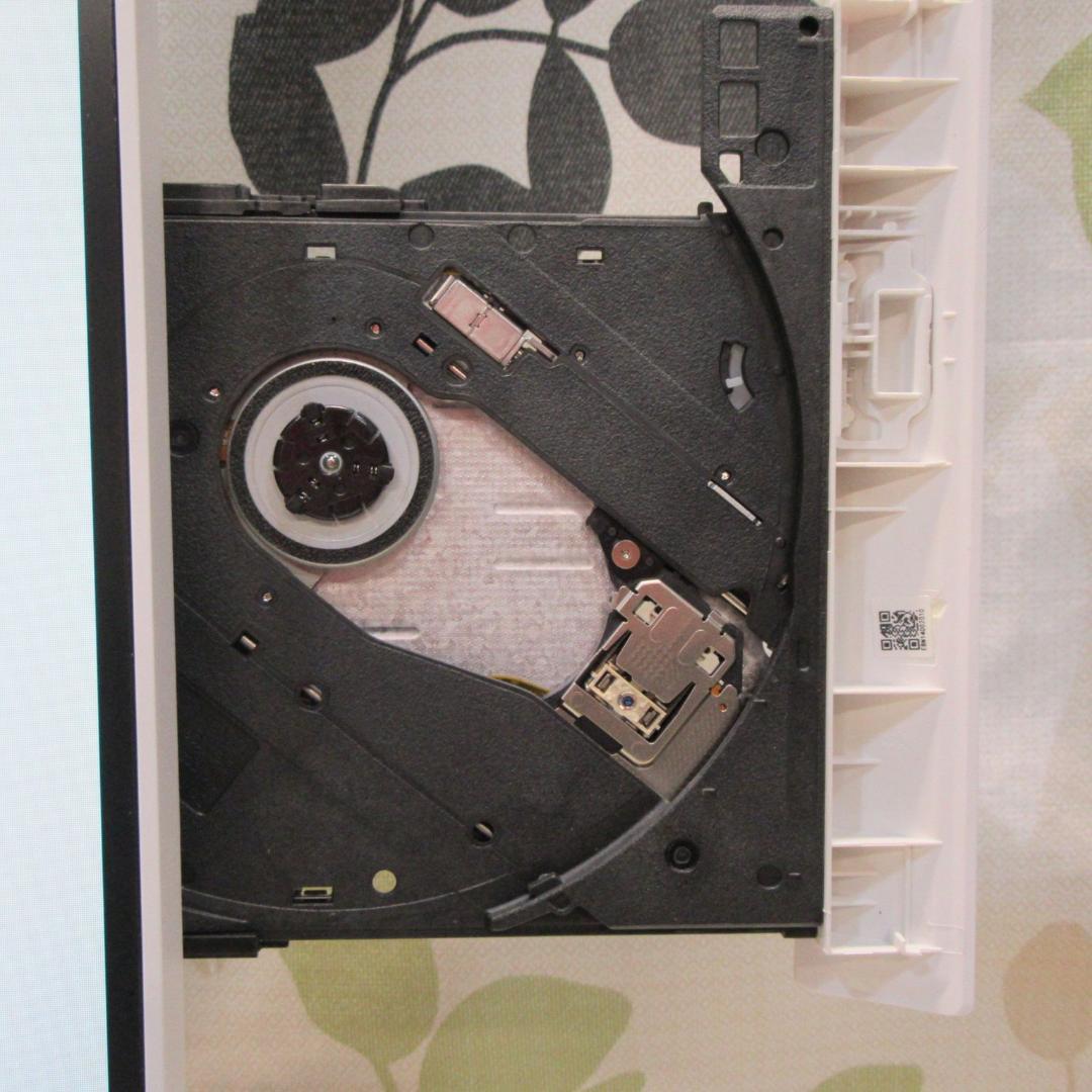 Win11公式対応10世代i5/メ8/SSD480/DVD/カメラ/無線/タッチ