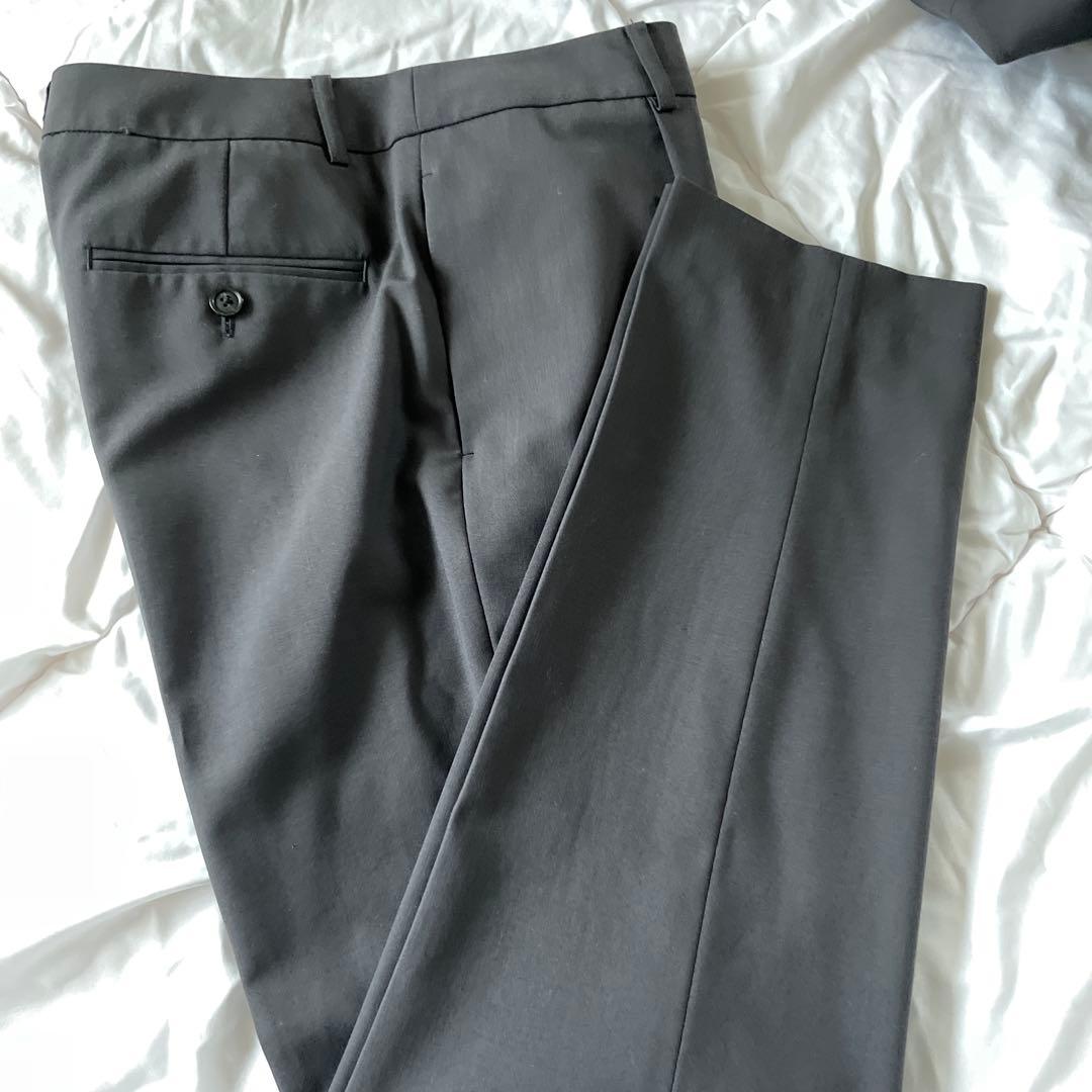 グリーンレーベルリラクシング　カチリラ　ダークグレー パンツスーツ