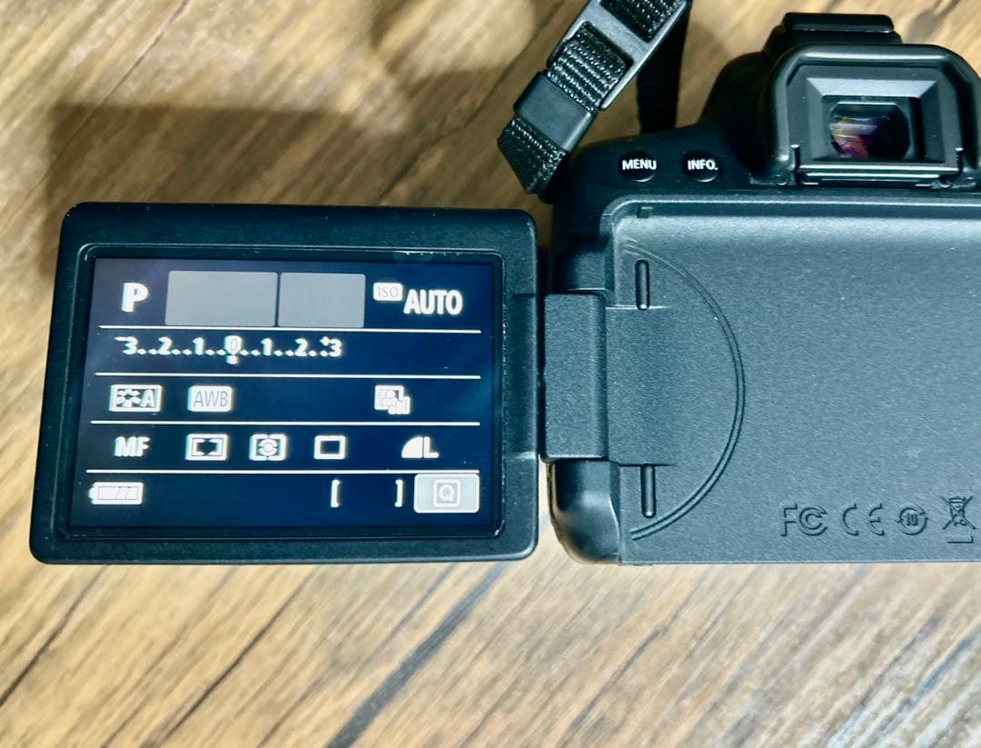 EOS Kiss X8i 一眼レフ＆SIGMA 18-250mm ズームレンズ