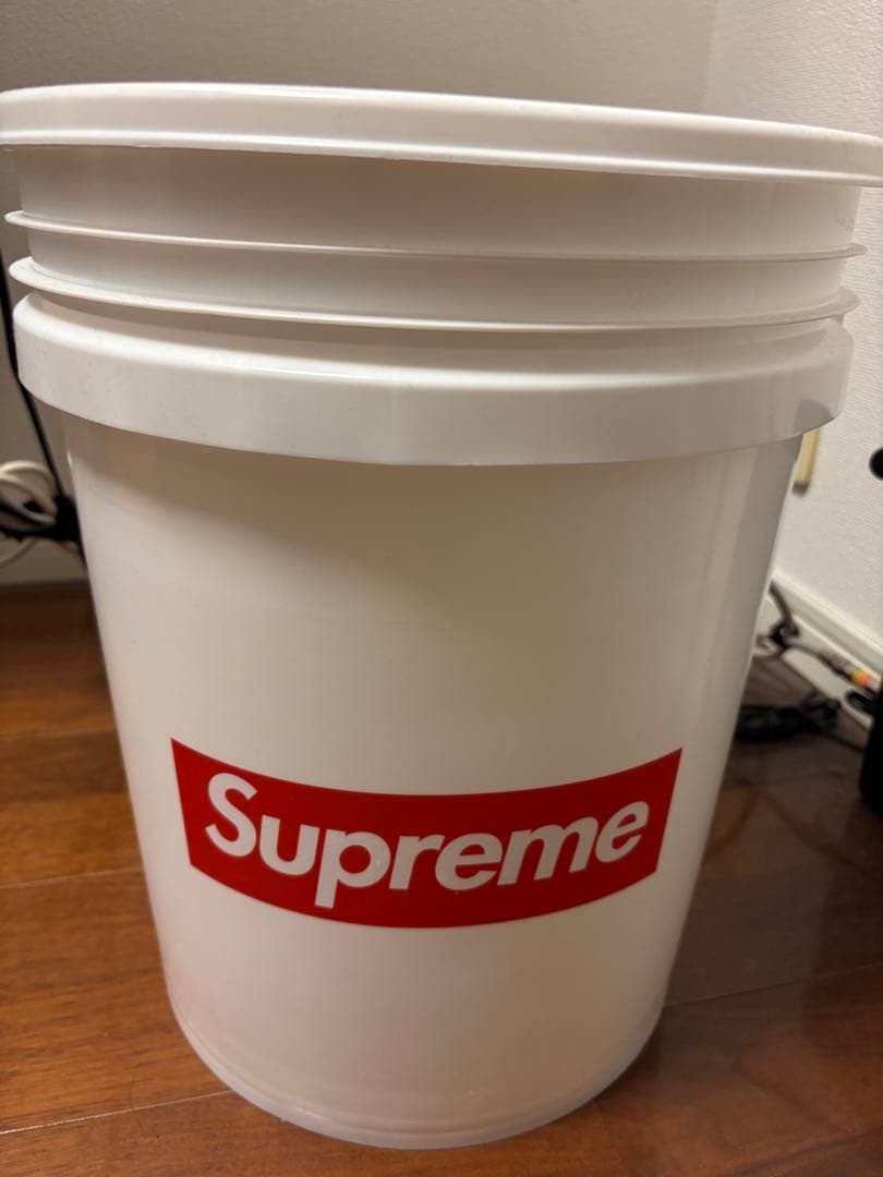 supreme バケツ　小物　アクセサリー