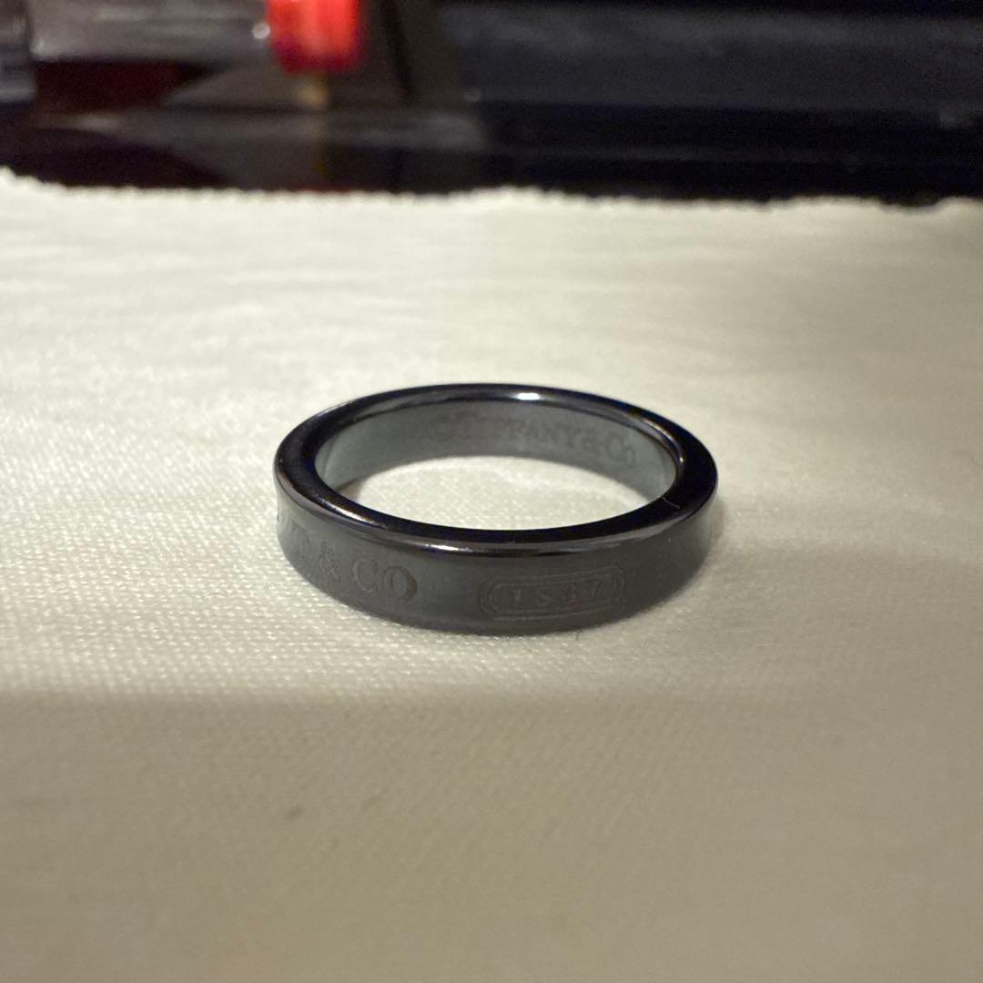 Tiffany & Co. ブラックチタンリング