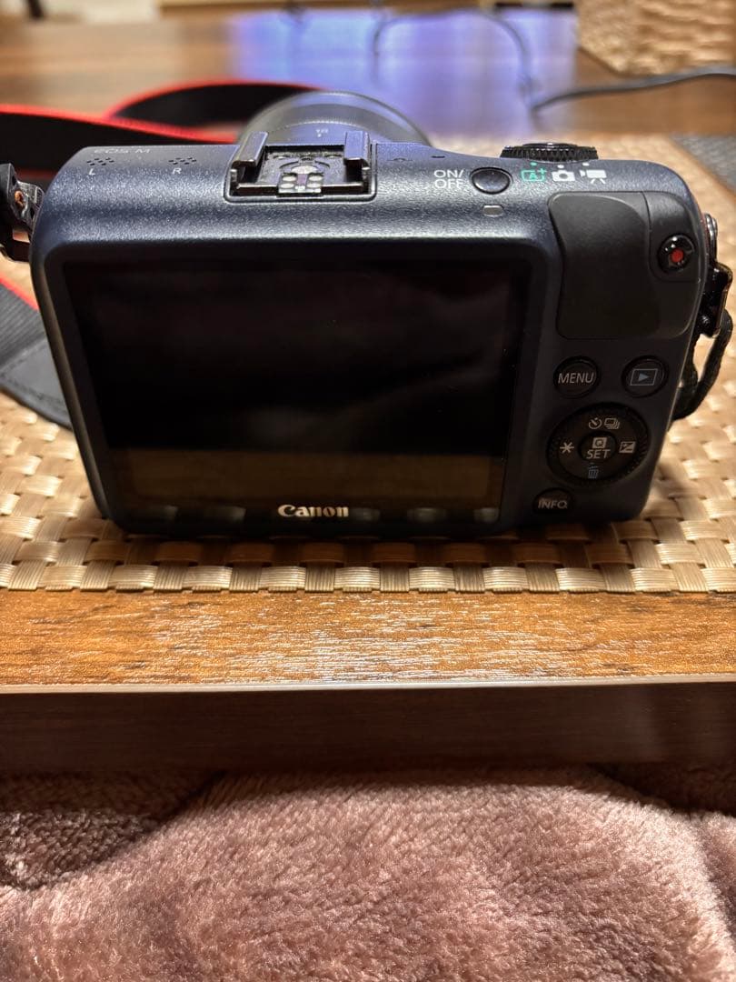 デジタルカメラ Canon EOS M