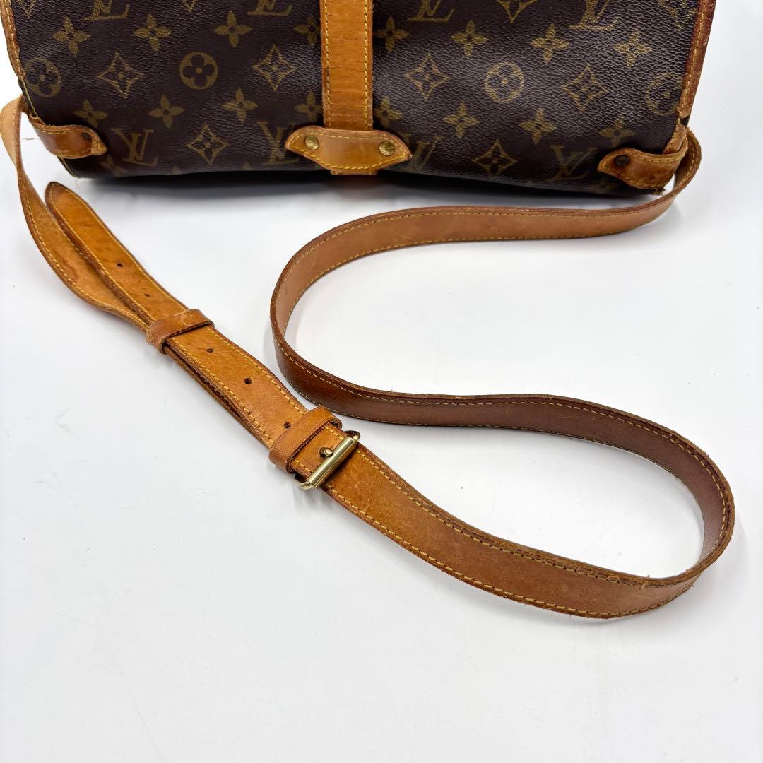 LOUIS VUITTON ルイヴィトン ソミュール ショルダーバッグ