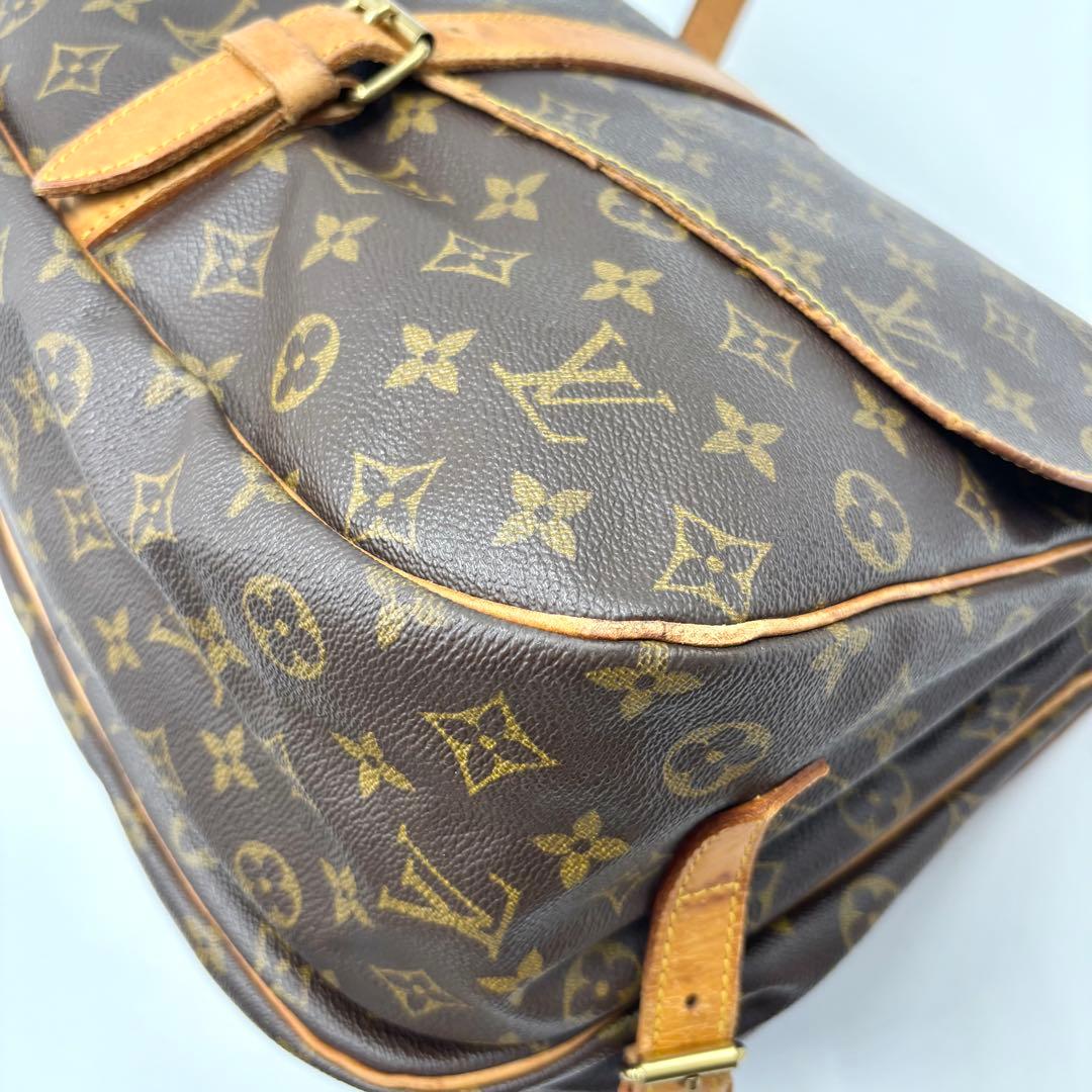 LOUIS VUITTON ルイヴィトン ソミュール ショルダーバッグ