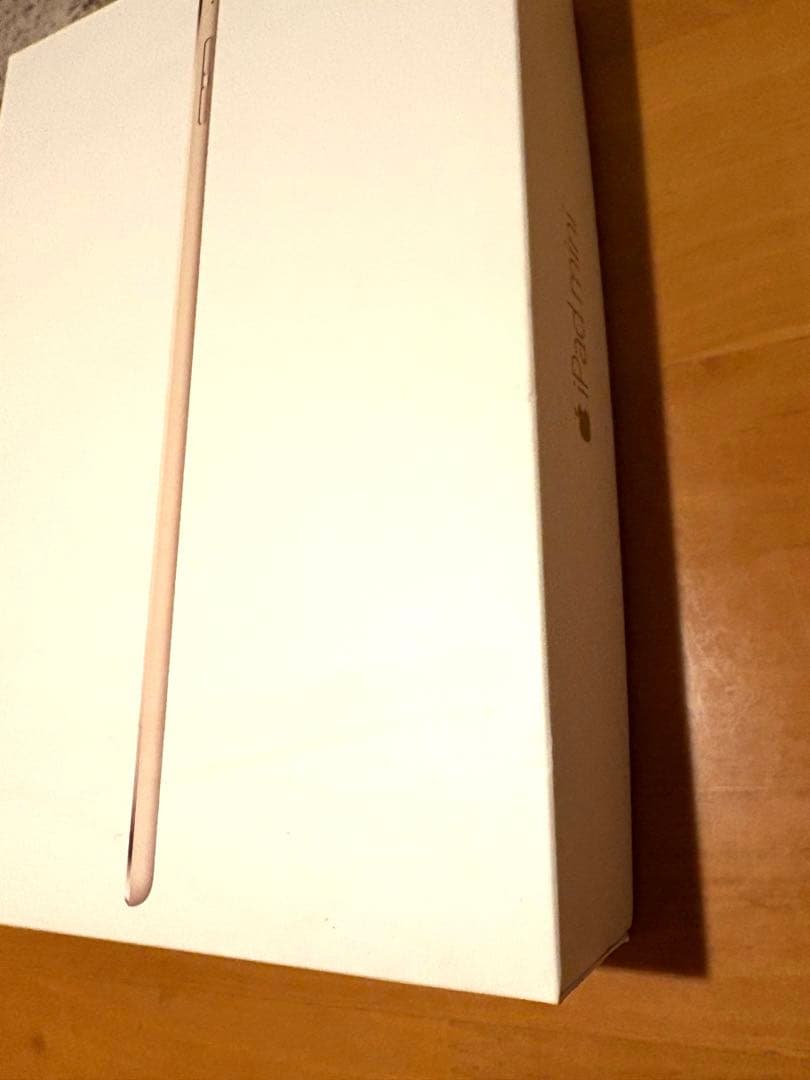 iPad mini4 16GB Wi-Fi cellular simフリー 本体