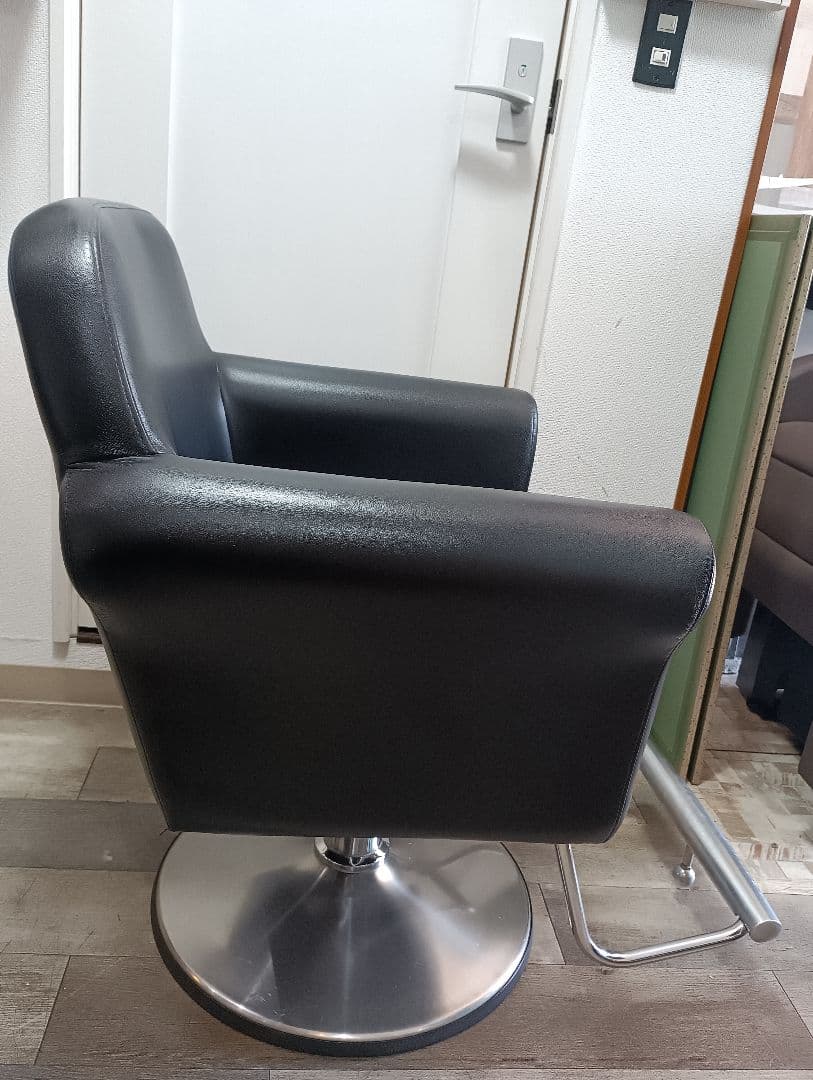 タカラベルモントスタイリングチェア③