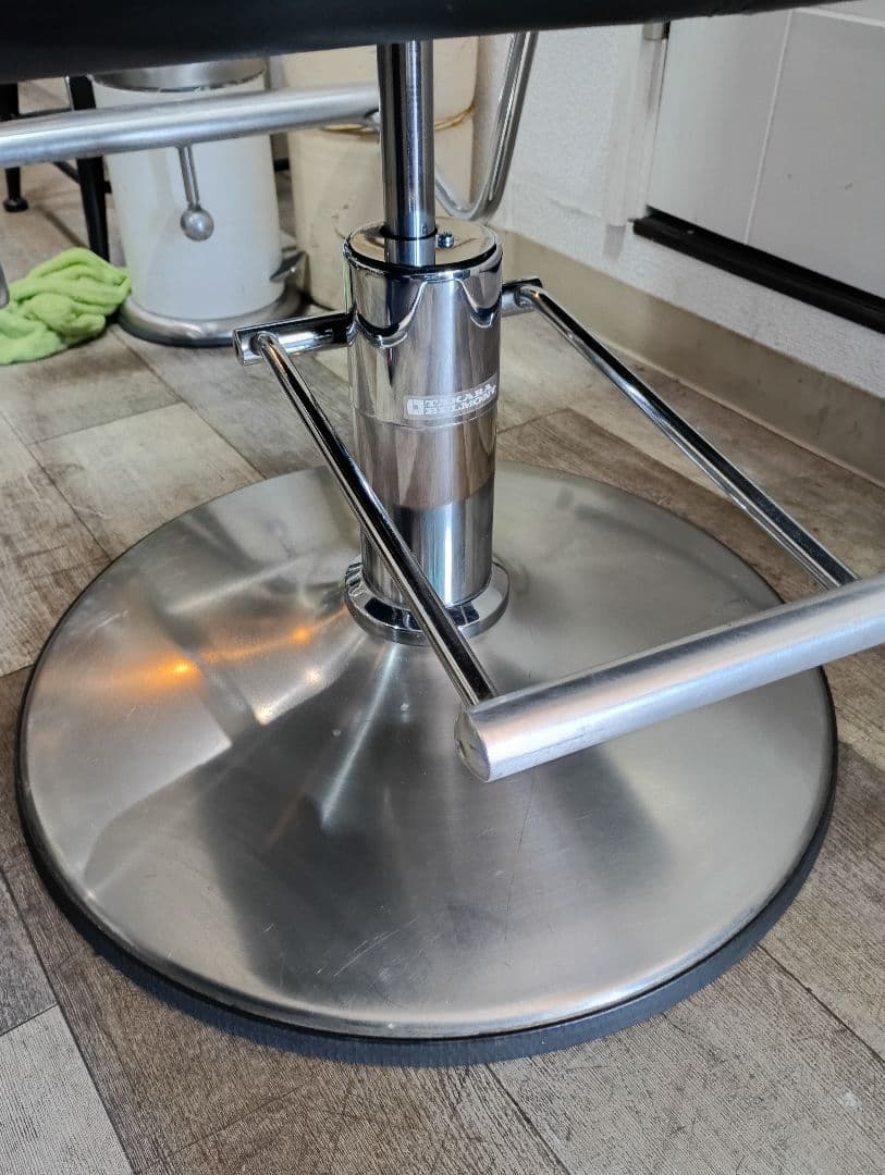 タカラベルモントスタイリングチェア③